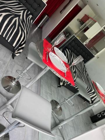 Naturist Paradise In « Swinging Cap » Apartment *